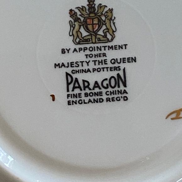 Vintage Rare Paragon fine bone China burgundy red & gold teacup & saucer set - Picture 12 of 16